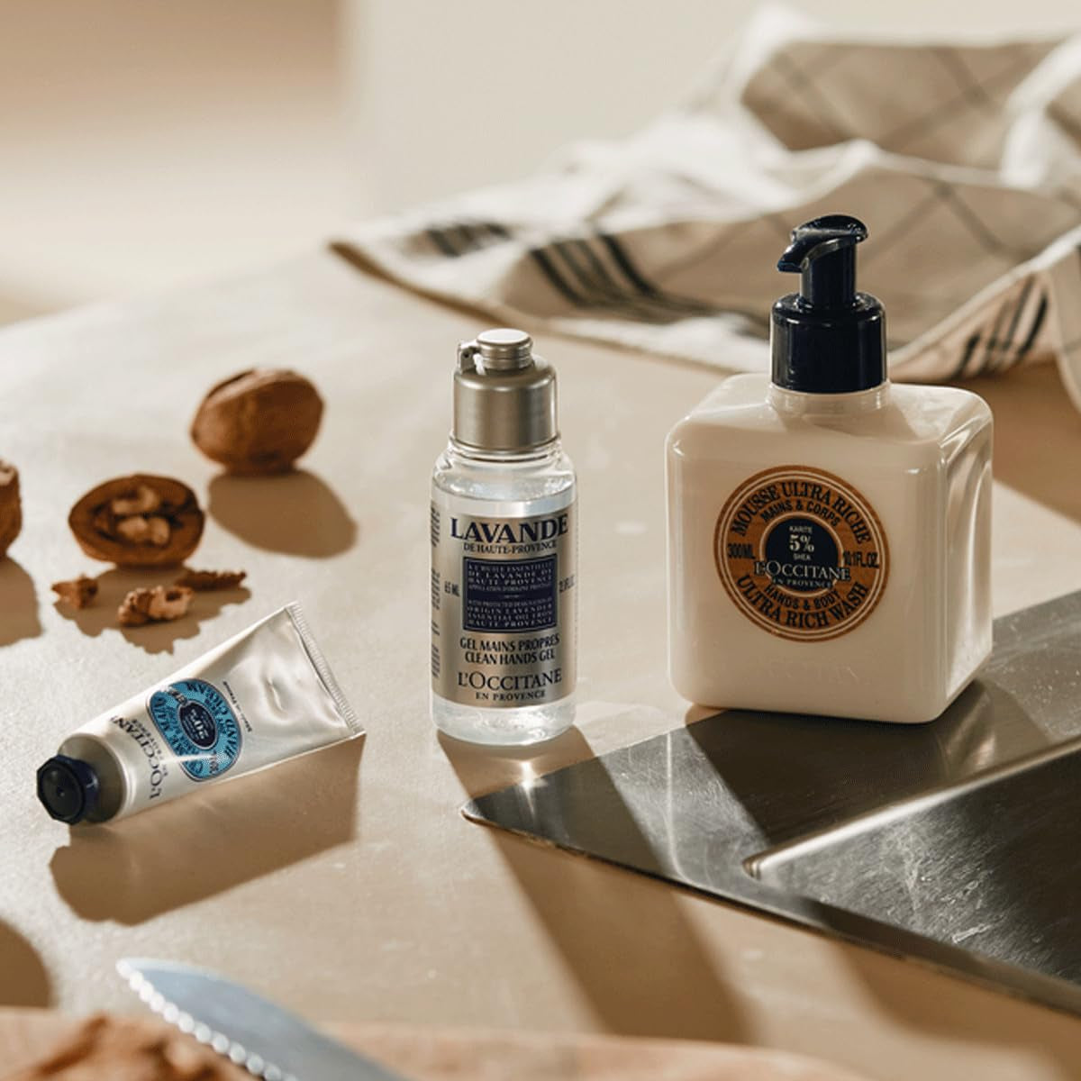 L'OCCITANE Shea Hands & Body Ultra Rich Wash: Cleanse, Soften, Gentle Foaming Cream, Classic Shea Scent, Prevent Dryness, with 5% Shea Butter
